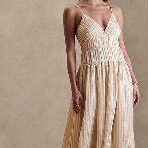 Banana Republic Jacqui Pleated Maxi Dress, size 0